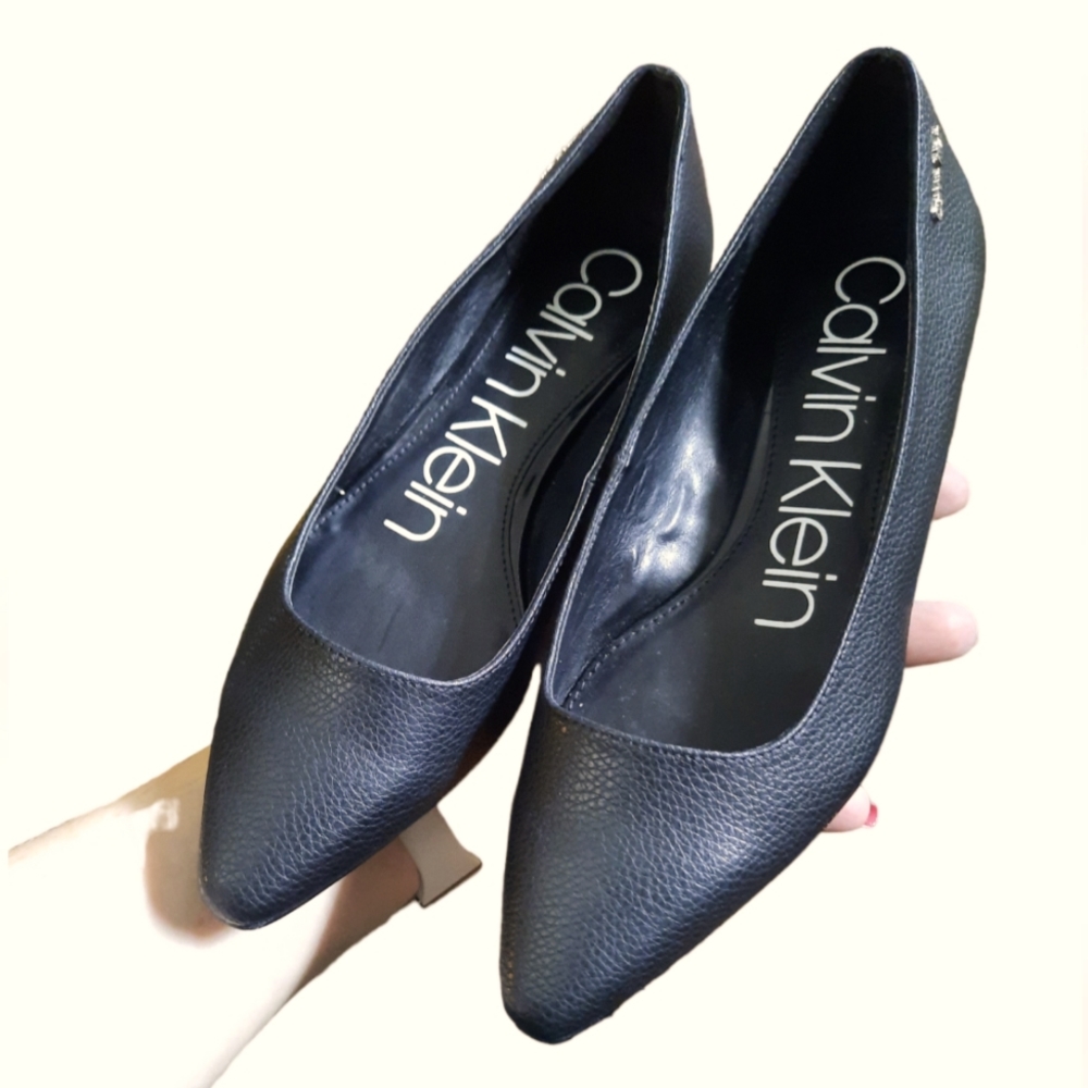 Calvin Klein Emerin Slip On Flats Dress Shoes Point Toe Pebbled Leather Black - Picture 3 of 10